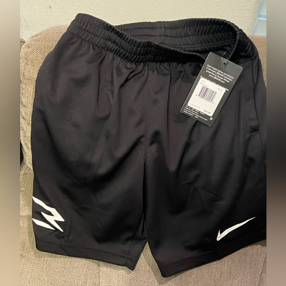 Brand new Nike boys size small short